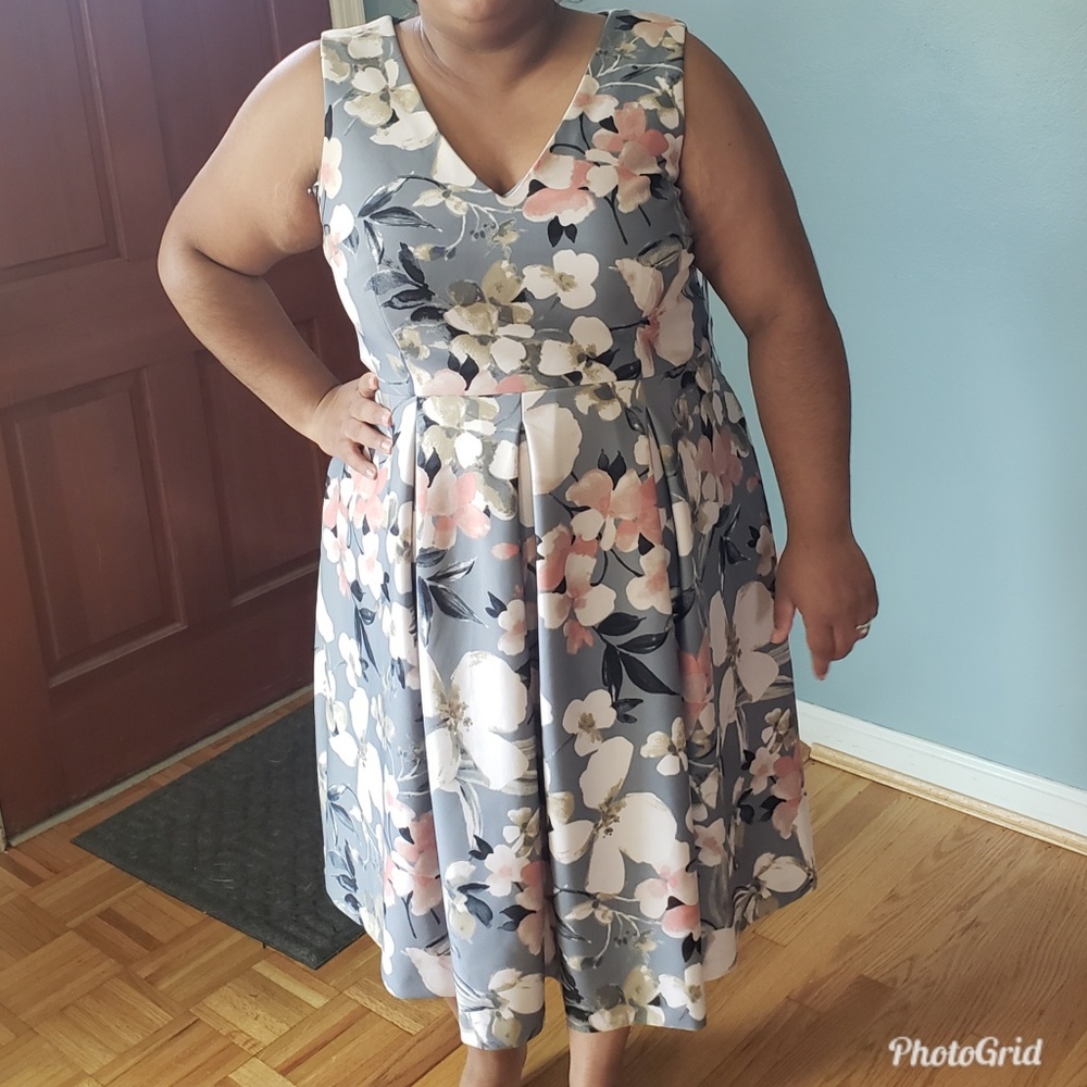 *SALE* Lane Bryant size 18 grey pink floral dress